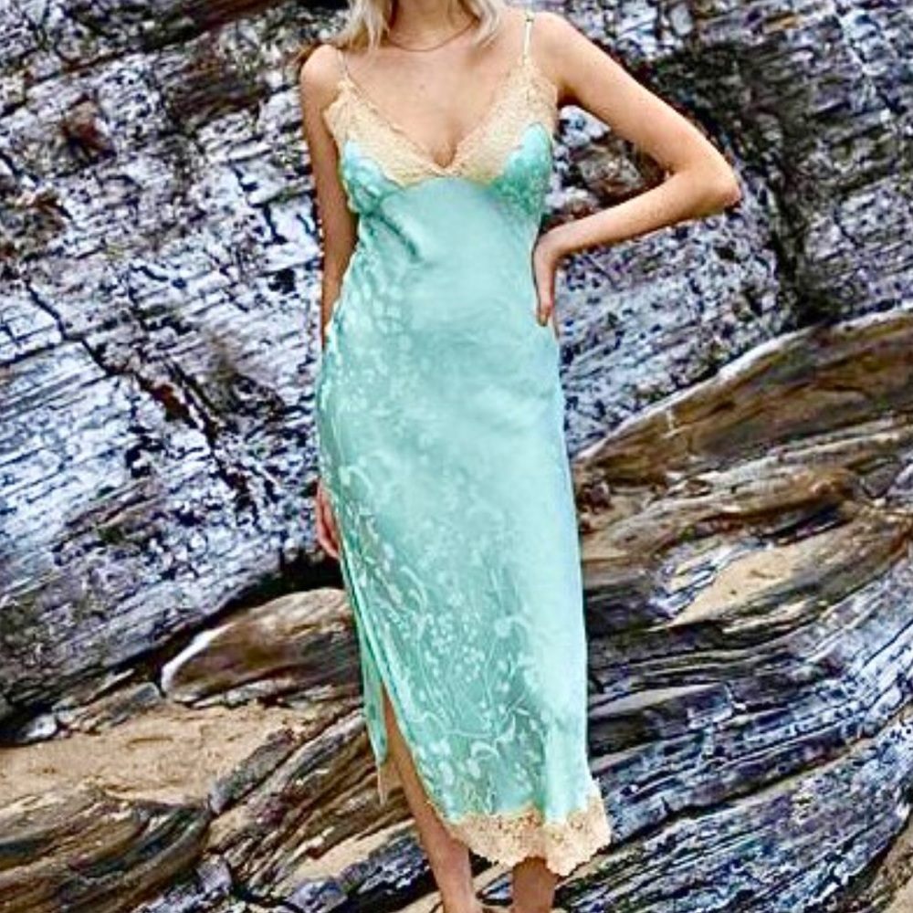๐บ๐HP๐๐บ NWT Spell & The Gypsy Ocean Lace Slip Dress - Picture 4 of 16